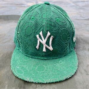 New Era New York Yankee Embroidered Gems Fitted Cap